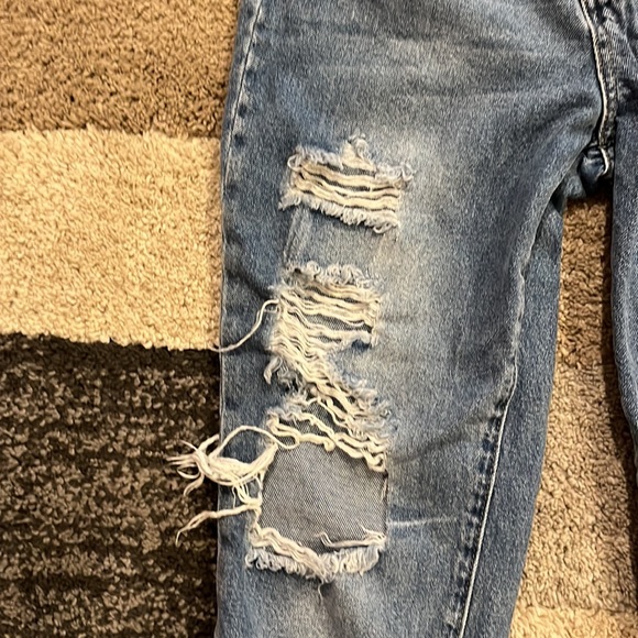 Simple Society, Ripped blue jeans. Size 7. - Picture 2 of 7